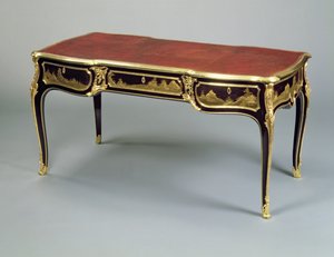 Louis XV Bureau Plat, n. 1775 (lakattu, ebonisoitu puu)